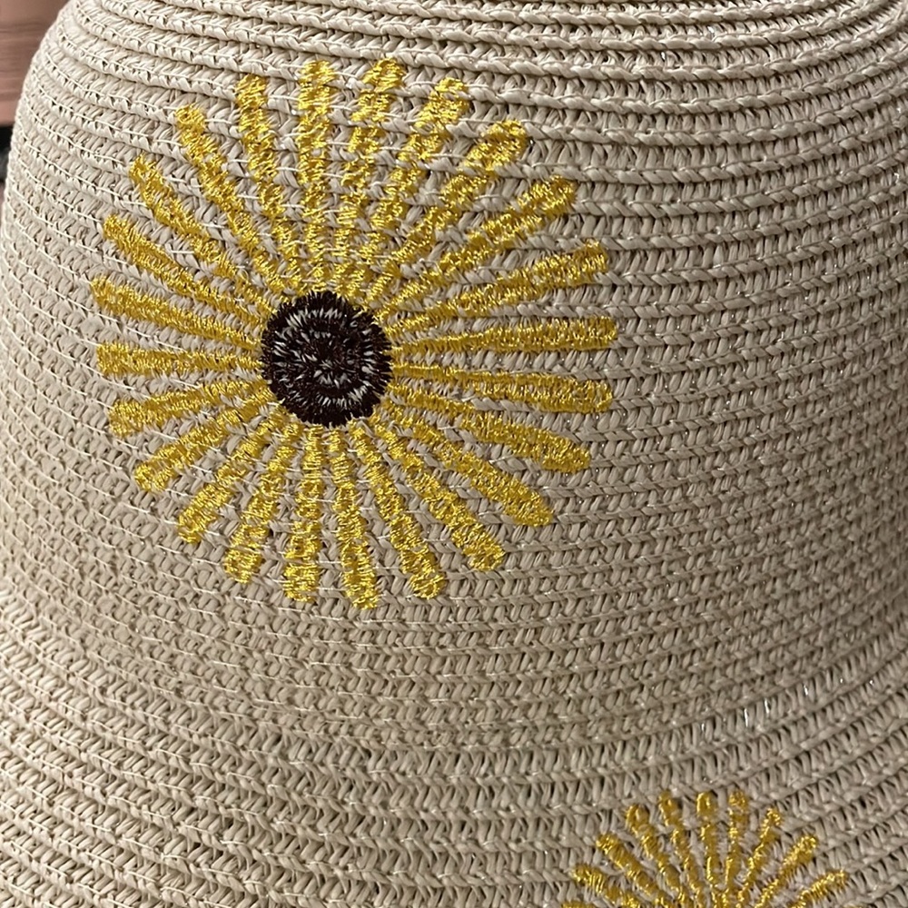 New summer hat - Picture 2 of 2